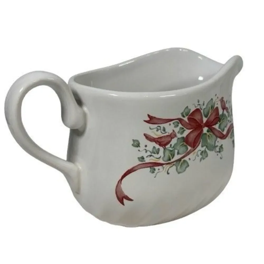 Corelle Coordinates Callaway Ivy Holiday Christmas Ribbon Gravy Boat w/Cardinals